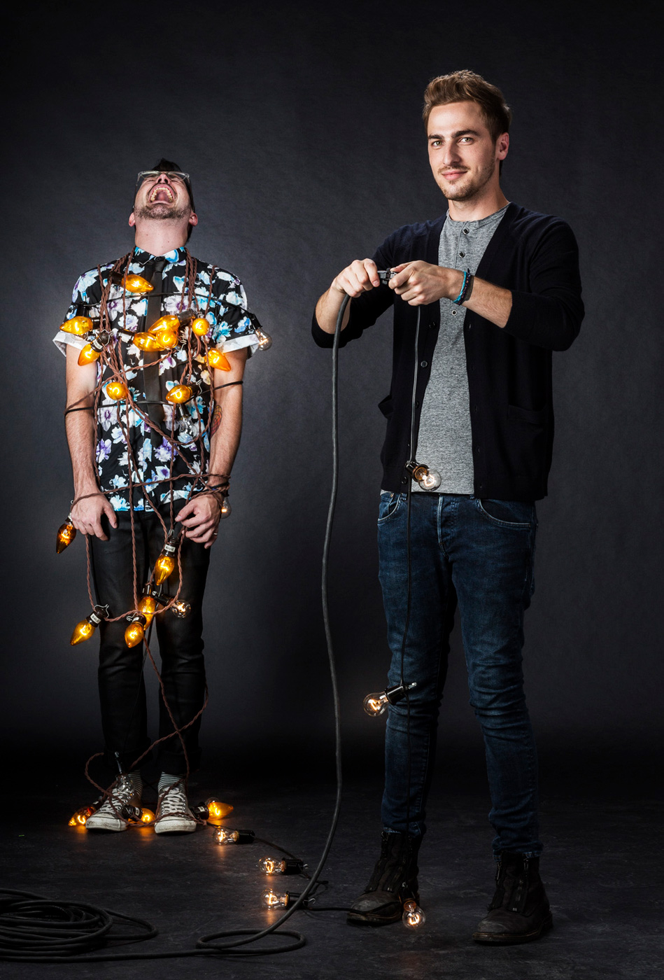 4_140722_SC_K_D_DOUBLE_PLUGGING_LIGHTBULB_9062_OGo